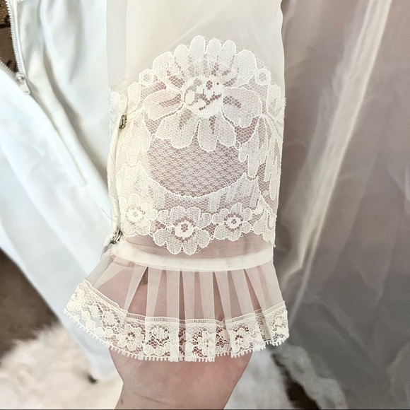 Vintage Union Made Wedding Dress & Vail - Picture 10 of 12